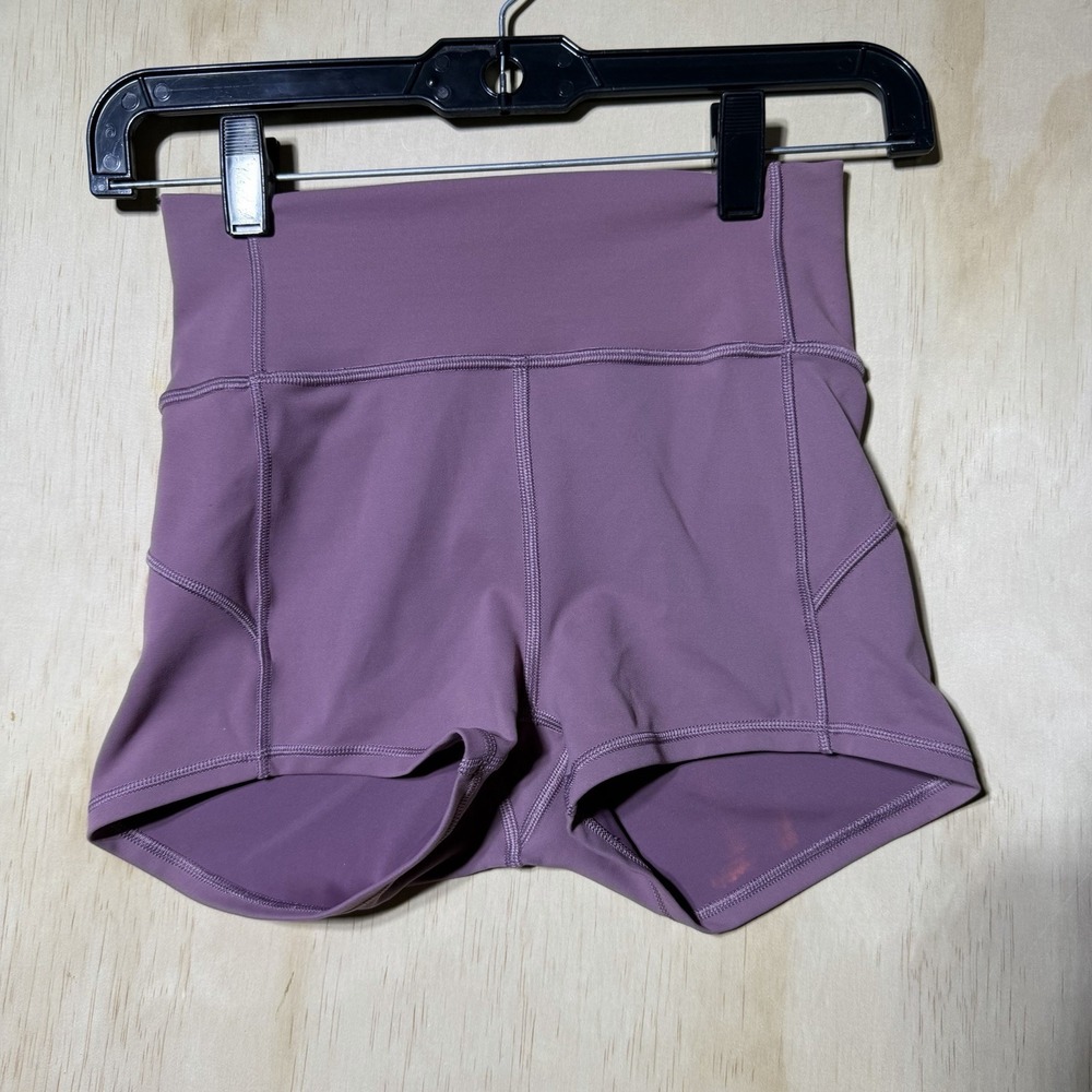 Lululemon Rogue Renegade High Rise Shorts 2.5" Size 4 Midnight Orchid Pockets
